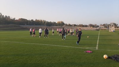 Футболісти луганської "Зорі" провели передматчеве тренування на запорізькому стадіоні