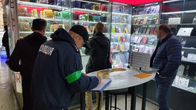 У Дніпрі виявили дві точки незаконного продажу алкоголю і тютюну