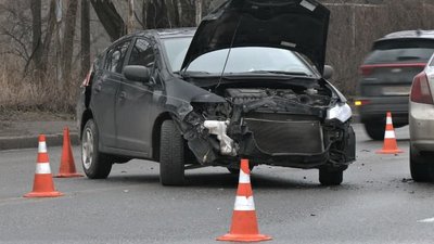 У Харкові зіткнулися чотири автомобілі