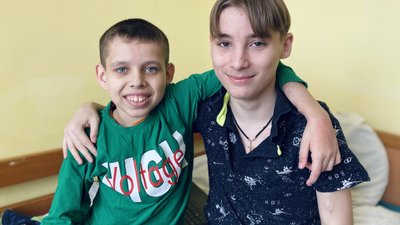 Двом неповнолітнім пацієнтам київського "Охматдиту" провели трансплантації у Львові Двом неповнолітнім пацієнтам київського "Охматдиту" провели трансплантації у Львові