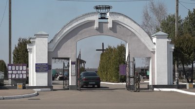 Священники у Житомирі здійснюватимуть обряди під час поховання померлих від COVID-19