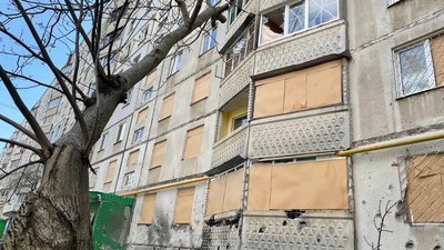 Як під російськими обстрілами живе мікрорайон "Горизонт" у Харкові — відео Як під російськими обстрілами живе мікрорайон "Горизонт" у Харкові — відео