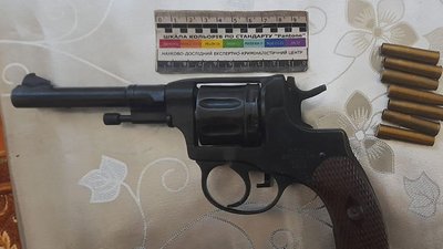 На Тернопільщині в чоловіка виявили вогнепальну зброю та боєприпаси На Тернопільщині в чоловіка виявили вогнепальну зброю та боєприпаси