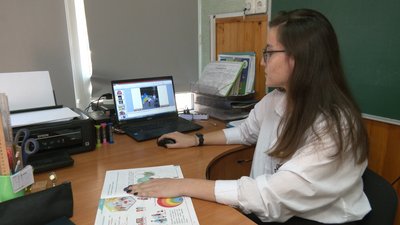 Школи в Черкасах працюють дистанційно Школи в Черкасах працюють дистанційно