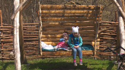 На Верховинщині з гори на сільські подвір’я падають кам’яні брили На Верховинщині з гори на сільські подвір’я падають кам’яні брили