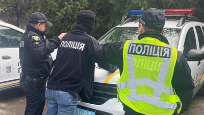 У Львові псевдополіцейський викрав скриньку з пожертвами на лікування військових
