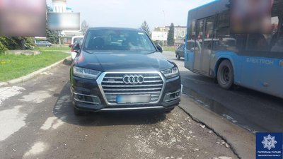 Викрадений у Чехії: в Ужгороді виявили автомобіль, який розшукував Інтерпол