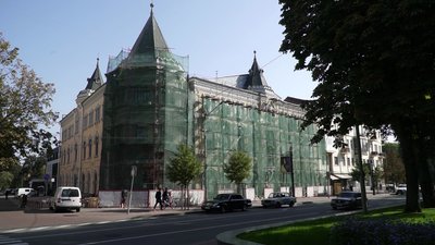 Реставрацію фасаду чернігівської філармонії мають завершити в жовтні
