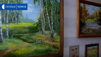 У Новгороді-Сіверському відкрилась виставка художниці, яка почала малювати у 57 років