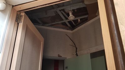 Пожежа у шестиповерхівці в центрі Харкова: вигорів дах, пошкоджені три квартири Пожежа у шестиповерхівці в центрі Харкова: вигорів дах, пошкоджені три квартири