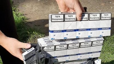На Волині знайшли контрабандні цигарки у вагонах з рудою