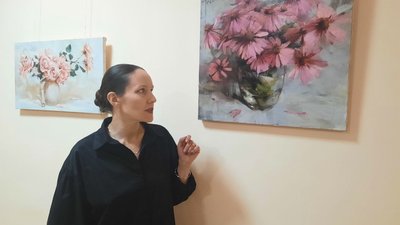 У Миколаєві відкрили виставку картин херсонської художниці "Опівдні" У Миколаєві відкрили виставку картин херсонської художниці "Опівдні"