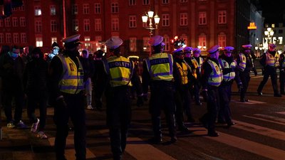 У Данії влаштували протест проти COVID-паспортів та карантину У Данії влаштували протест проти COVID-паспортів та карантину