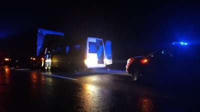 ДТП з мікроавтобусом на трасі Дніпропетровщини: травмувалися двоє людей