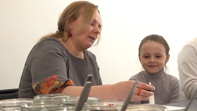 У Черкасах переселенців запрошують на безоплатні майстер-класи з писанкарства У Черкасах переселенців запрошують на безоплатні майстер-класи з писанкарства