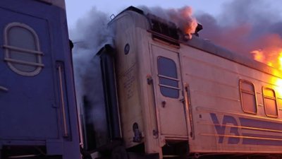 Росіяни поцілили по пасажирському поїзду в Барвінковому на Харківщині: є загиблі і поранені