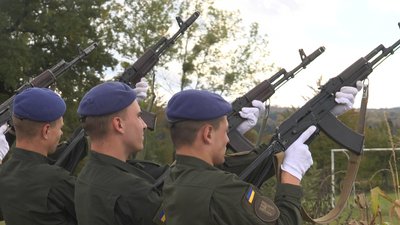 На Івано-Франківщині попрощалися із бойовою медикинею Мар'яною Тряско на позивний Квітка На Івано-Франківщині попрощалися із бойовою медикинею Мар'яною Тряско на позивний Квітка