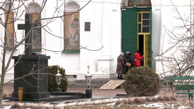 Платити оренду не хочуть – в УПЦ зібрали релігійну громаду в Троїцькому соборі в Чернігові. Репортаж Платити оренду не хочуть – в УПЦ зібрали релігійну громаду в Троїцькому соборі в Чернігові. Репортаж
