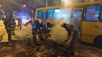 Потоп з окропом у ТРЦ Ocean Plaza: 7 осіб у лікарні, влада Києва обіцяє компенсації Потоп з окропом у ТРЦ Ocean Plaza: 7 осіб у лікарні, влада Києва обіцяє компенсації