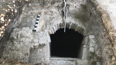 Археологи продовжують дослідження Кафедрального Собору Святої Трійці у Луцьку: що вдалось знайти Археологи продовжують дослідження Кафедрального Собору Святої Трійці у Луцьку: що вдалось знайти
