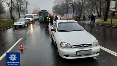 Водій був п’яний: подробиці потрійної ДТП у Чернігові неподалік Градецького Водій був п’яний: подробиці потрійної ДТП у Чернігові неподалік Градецького