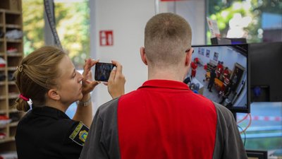 У Черкасах 18-річний юнак у відділенні пошти завдав собі ножового поранення
