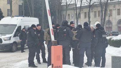 Військовослужбовець Нацгвардії влаштував стрілянину у Дніпрі: п'ятеро чоловік загинули Військовослужбовець Нацгвардії влаштував стрілянину у Дніпрі: п'ятеро чоловік загинули