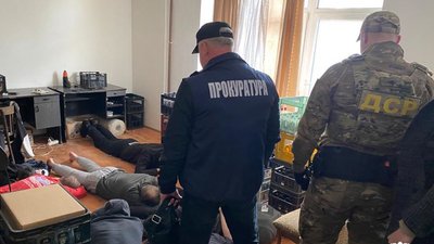 На Львівщині викрили цех із виробництва фальсифікованої горілки На Львівщині викрили цех із виробництва фальсифікованої горілки