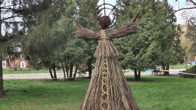 Скульптури з верболози: у луцьку відкрили екологічну виставку із гілок дерев Скульптури з верболози: у луцьку відкрили екологічну виставку із гілок дерев