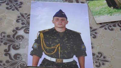 Після смерті сина стала волонтеркою. Мати пілота з Івано-Франківщини Степана Тарабалки Після смерті сина стала волонтеркою. Мати пілота з Івано-Франківщини Степана Тарабалки