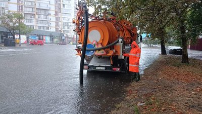 Негода 30 вересня в Одесі, дощ, потоп, маршрутка