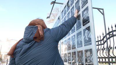 Річниця АТО: у Рівному вшанували загиблих бійців Річниця АТО: у Рівному вшанували загиблих бійців