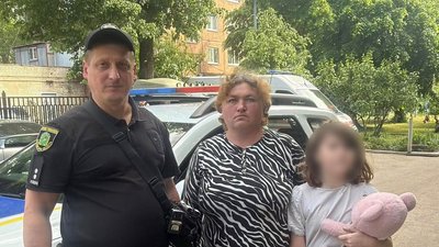 Михайло Шишков разом із жінкою та дівчинкою, яких вивезли із Великого Бурлука