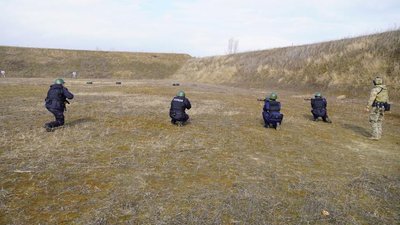 Тренуються на різних локаціях Києва. Начальник КМВА перевірив професійну підготовку бійців стрілецького батальону