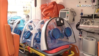 Херсонщина отримала унікальні біобокси для перевезення хворих на COVID-19