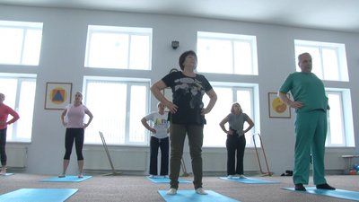 Гімнастика, масаж та дихання сіллю: у Черкасах безоплатно реабілітують ковідних пацієнтів Гімнастика, масаж та дихання сіллю: у Черкасах безоплатно реабілітують ковідних пацієнтів