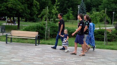 Росіяни забирали техніку і пакували курей у мішки – подружжя переселенців з-під Херсону розповіло про життя в окупації