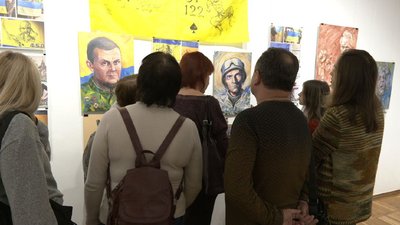 У Черкасах відкрили виставку "Рідні барви 4.5.0" У Черкасах відкрили виставку "Рідні барви 4.5.0"