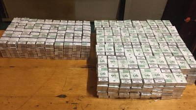 У 7 вагонах вантажного потягу закарпатські прикордонники виявили 880 пачок сигарет