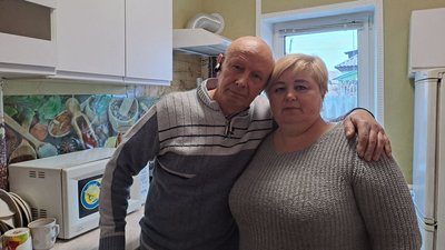 Громада на Кіровоградщині допомогла купити родині будинок. Їх дім зруйнував російський дрон Громада на Кіровоградщині допомогла купити родині будинок. Їх дім зруйнував російський дрон