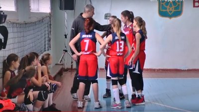 Чотири баскетбольні команди змагаються у ІІ відкритому Всеукраїнському турнірі пам’яті Андрія Дехтяренка у Хмельницькому