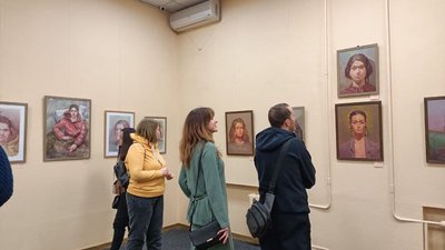 Людина як сенс. У Миколаєві відкрили персональну виставку живопису місцевого художника Людина як сенс. У Миколаєві відкрили персональну виставку живопису місцевого художника