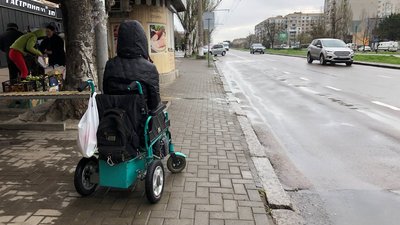 Заіржавів пандус або немає ключа від нього. Як у Миколаєві облаштований громадський транспорт для людей з інвалідністю
