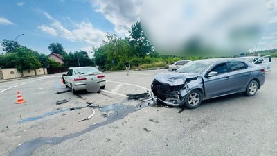 ДТП, Renault Laguna, Peugeot, аварія, Франківськ ДТП, Renault Laguna, Peugeot, аварія, Франківськ