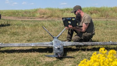 Підрозділ "Злі пташки": морпіх з Волині розповів, як виготовляє дрони Підрозділ "Злі пташки": морпіх з Волині розповів, як виготовляє дрони
