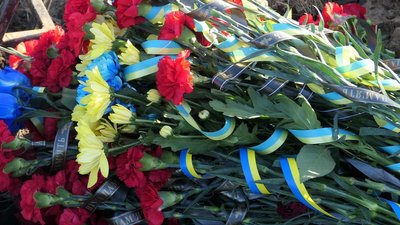 "Ця людина врятувала моє життя". У Глухові попрощалися з військовим Анатолієм Заярним "Ця людина врятувала моє життя". У Глухові попрощалися з військовим Анатолієм Заярним