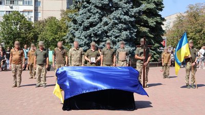 На Миколаївщині попрощались із загиблим військовим Вячеславом Баковим