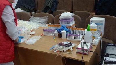 Поліцейські Київщини здали кров для потреб ЗСУ Поліцейські Київщини здали кров для потреб ЗСУ