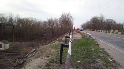 Рух транспорту з Кропивницького на Знам'янку перекрили через ремонт мосту