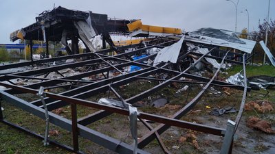 Дніпро у 250-й день повномасштабної війни. Фоторепортаж